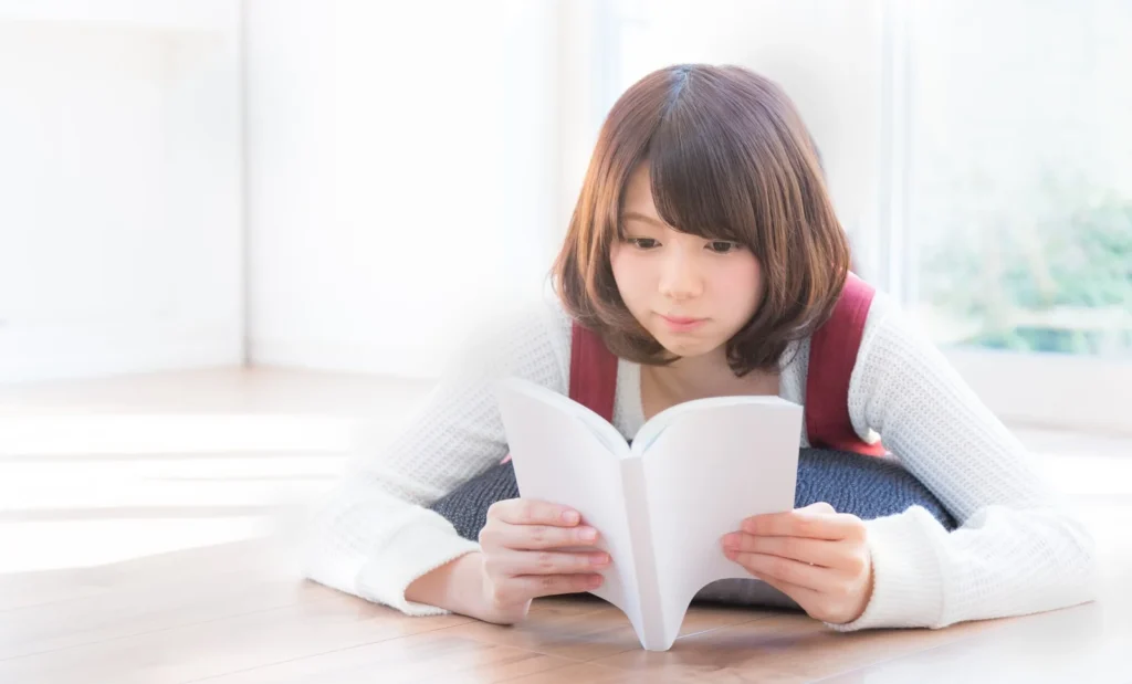 読書をする女性